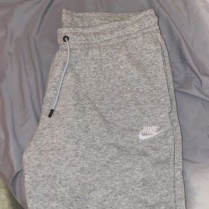 Gray Nike sweatpants joggers